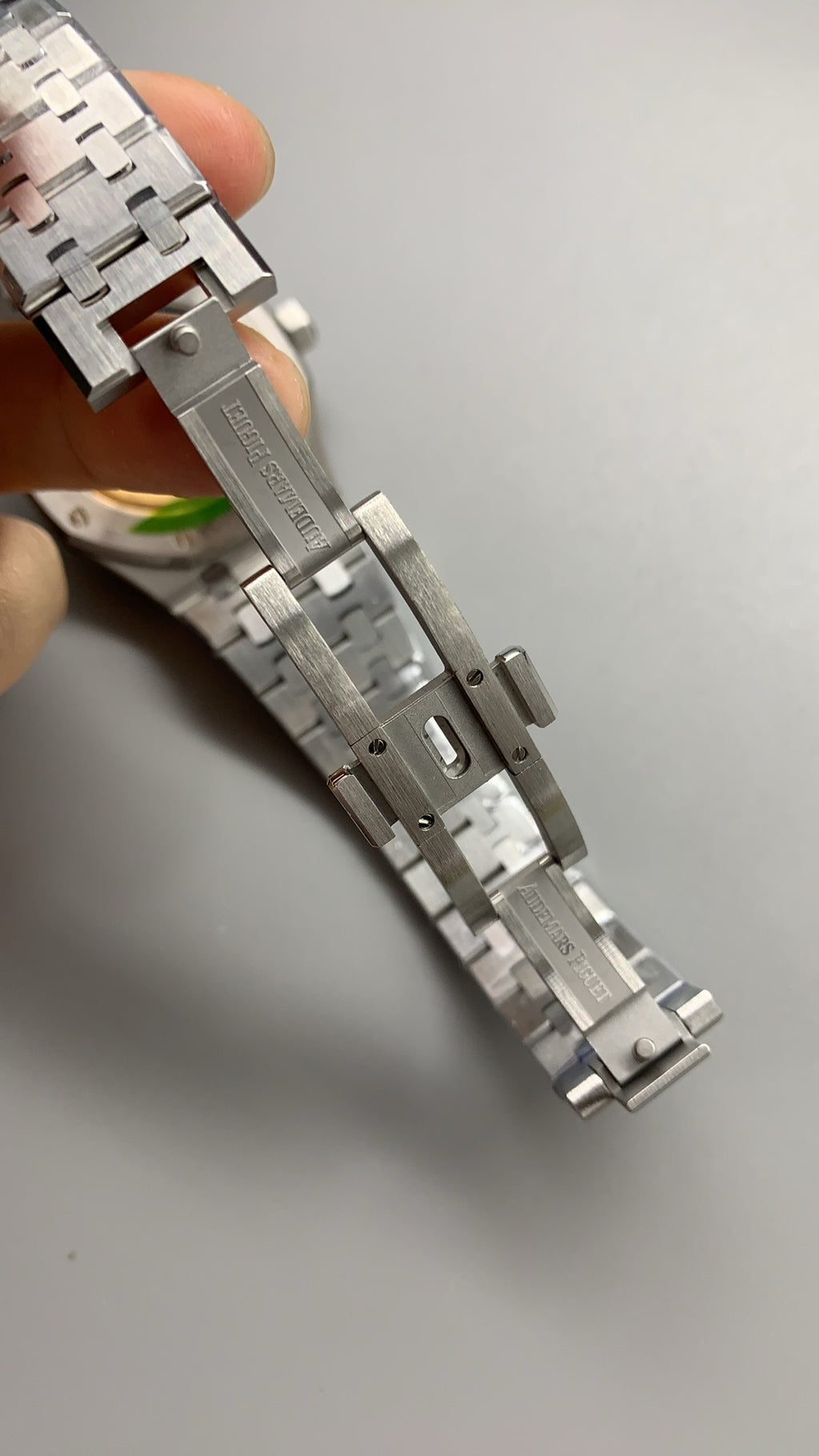 Audemars Piguet Royal Oak 15450ST | 37MM | ตัวเรือนสแตนเลสสตีล | หน้าปัดสีเทา | กลไกอัตโนมัติ Cal.3120