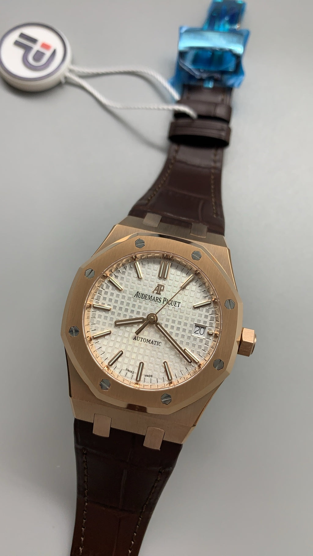 Audemars Piguet Royal Oak 15450 | 37MM | ตัวเรือนสแตนเลสสตีลเคลือบสีโรสโกลด์แบบ PVD | หน้าปัดสีขาว | สายหนัง | กลไกอัตโนมัติ Cal.3120