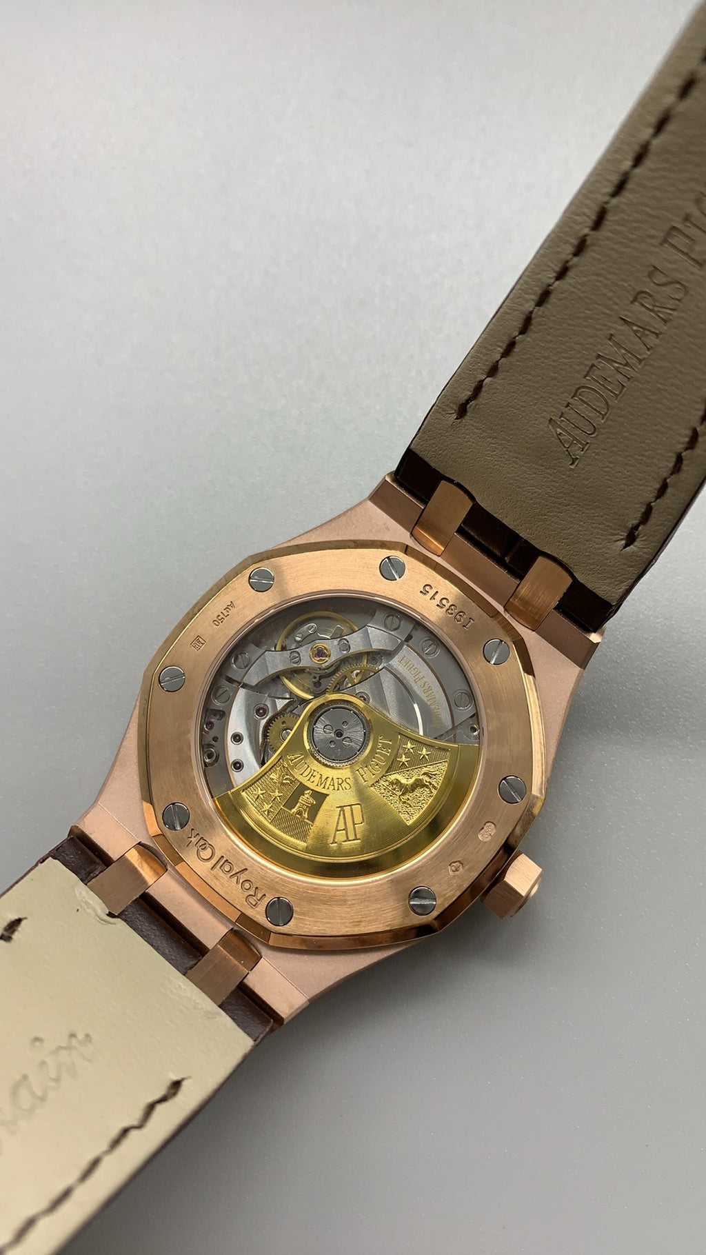 Audemars Piguet Royal Oak 15450 | 37MM | ตัวเรือนสแตนเลสสตีลเคลือบสีโรสโกลด์แบบ PVD | หน้าปัดสีขาว | สายหนัง | กลไกอัตโนมัติ Cal.3120