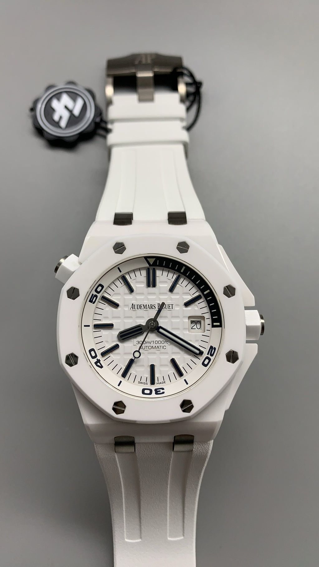 Audemars Piguet Royal Oak Offshore Diver 15707CE | 42MM | White ceramic case | White dial | Automatic movement Cal.3120