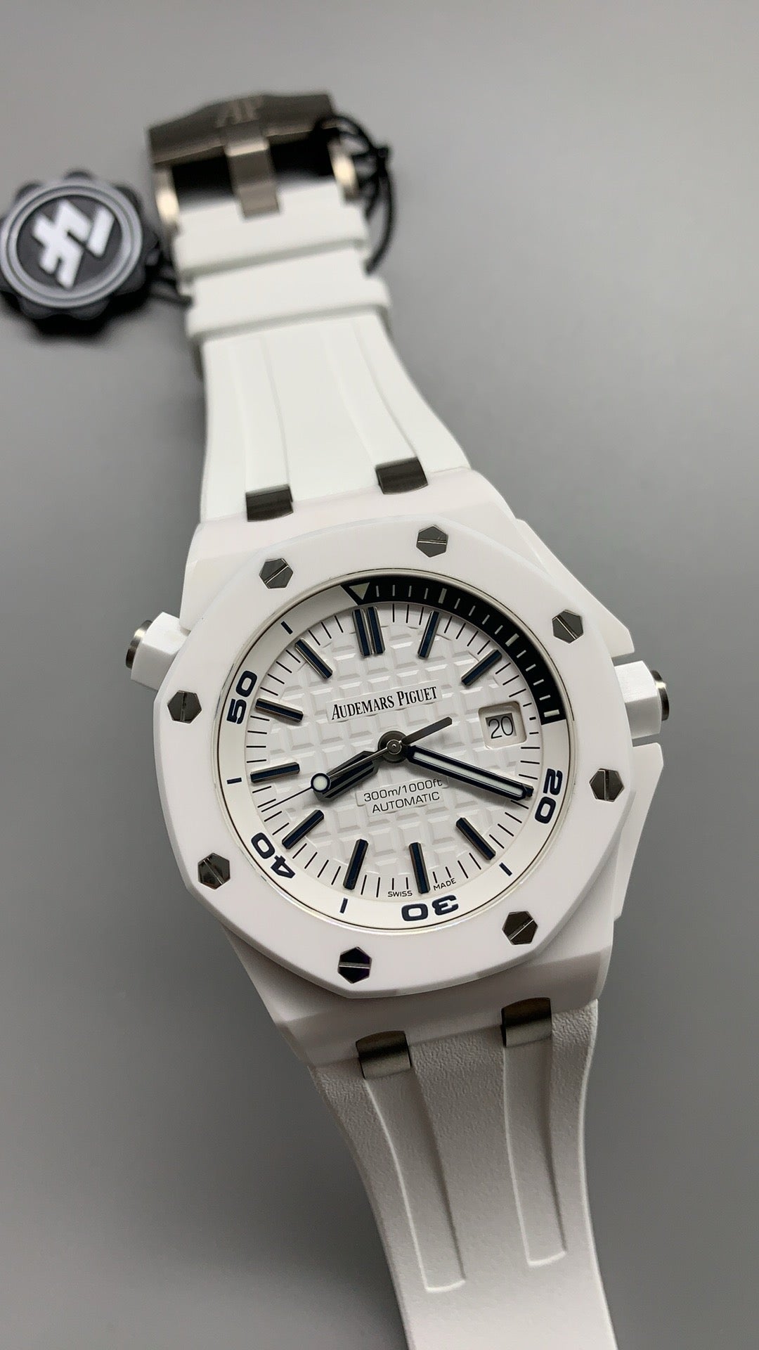 Audemars Piguet Royal Oak Offshore Diver 15707CE | 42MM | ตัวเรือนเซรามิกสีขาว | หน้าปัดสีขาว | กลไกอัตโนมัติ Cal.3120
