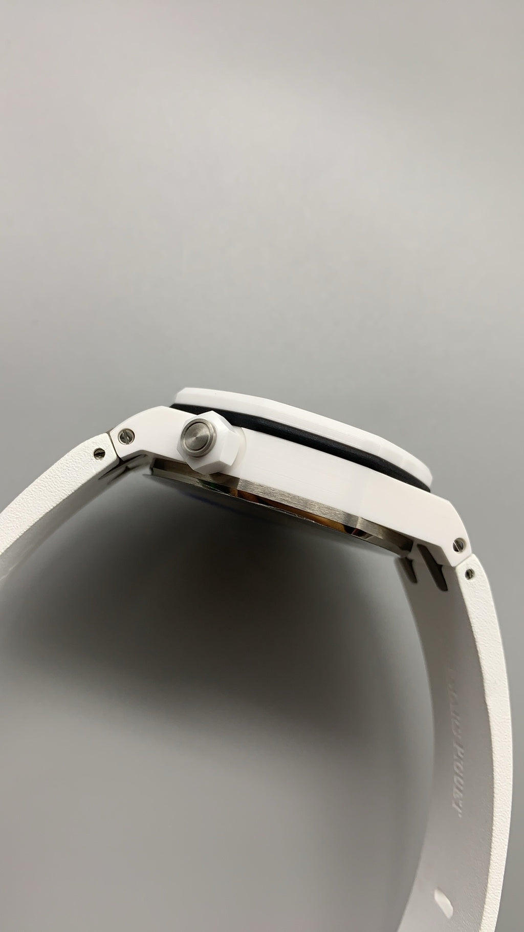 Audemars Piguet Royal Oak Offshore Diver 15707CE | 42MM | White ceramic case | White dial | Automatic movement Cal.3120