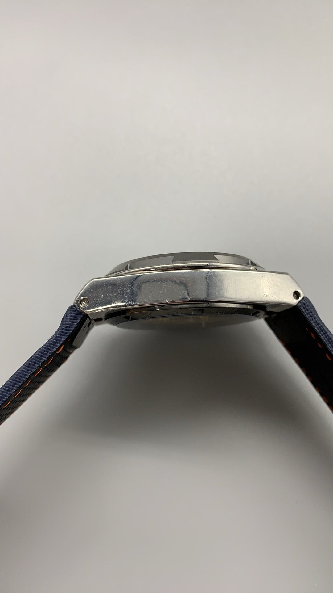 Vacheron Constantin Overseas Chronograph 5500V | 42.5MM | ตัวเรือนสแตนเลสสตีล | ฟังก์ชันจับเวลา | หน้าปัดสีน้ำเงิน | กลไกอัตโนมัติ Cal.5200