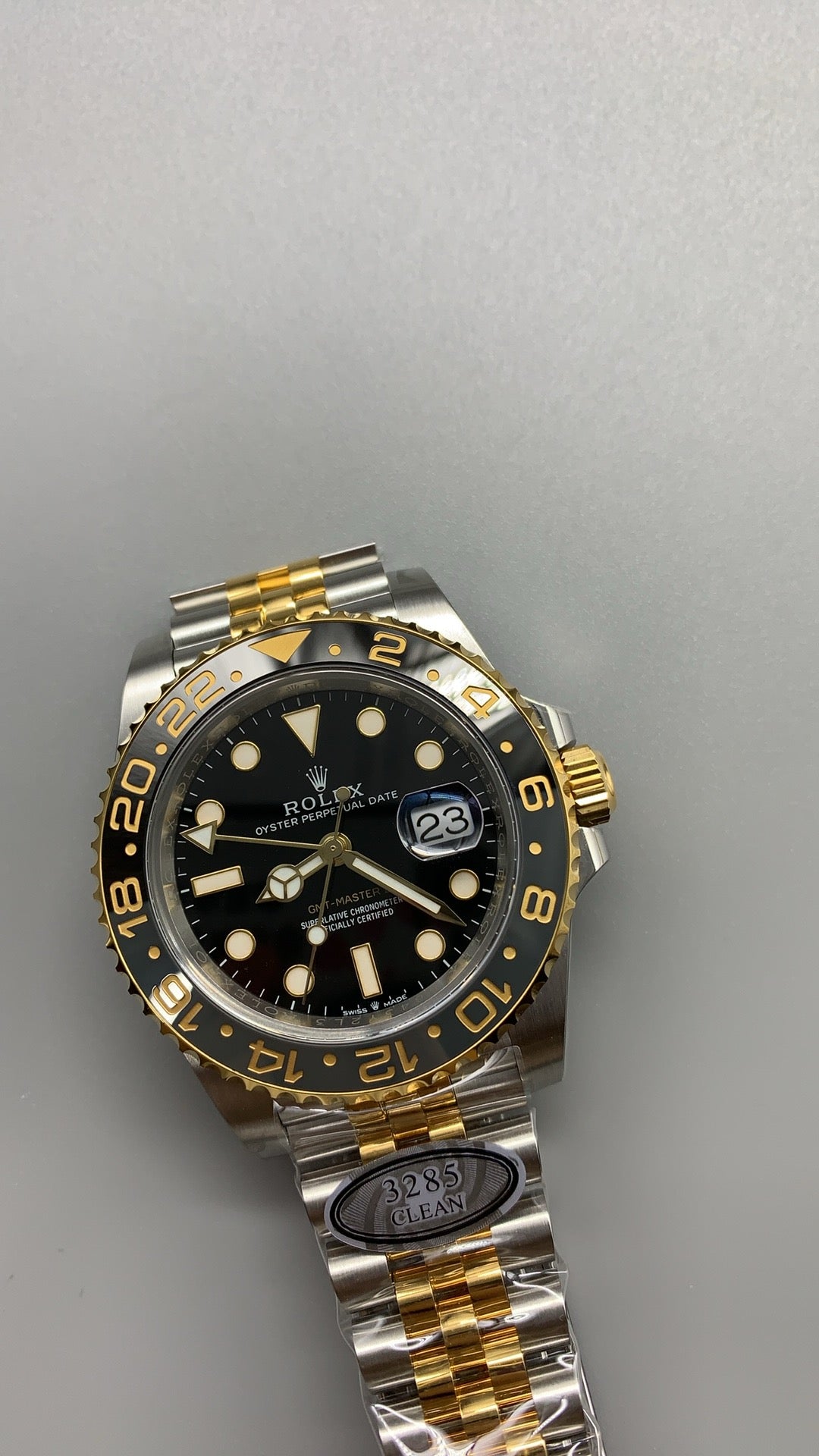 Rolex GMT-Master II 40MM | ขอบเซรามิกสีดำ-เทา (ขอบไข่เยี่ยวม้า) | ตัวเรือนสแตนเลสสลับเคลือบสีทอง PVD