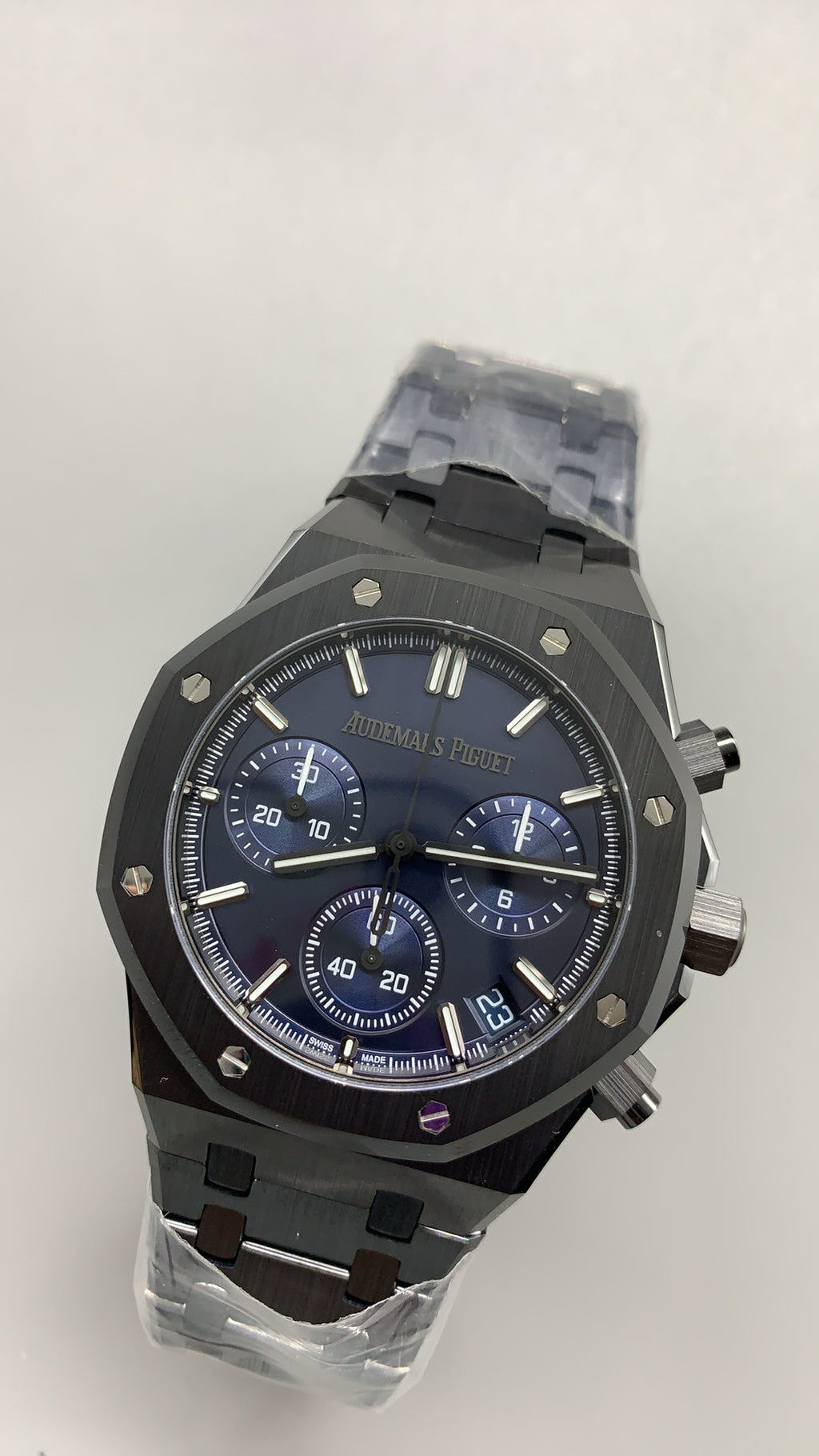 Audemars Piguet Royal Oak Offshore 26240CE | 43MM | Ceramic Case | Latest Model | Chronograph | Automatic Movement Cal.4401