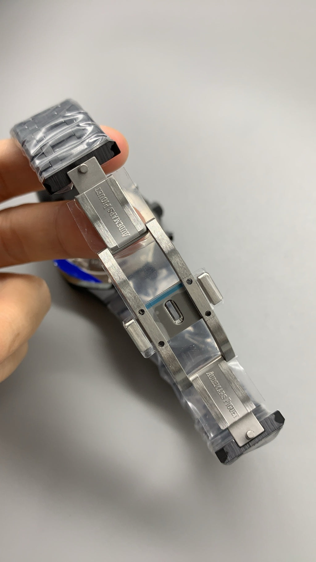 Audemars Piguet Royal Oak Offshore 26240CE | 43MM | Ceramic Case | Latest Model | Chronograph | Automatic Movement Cal.4401