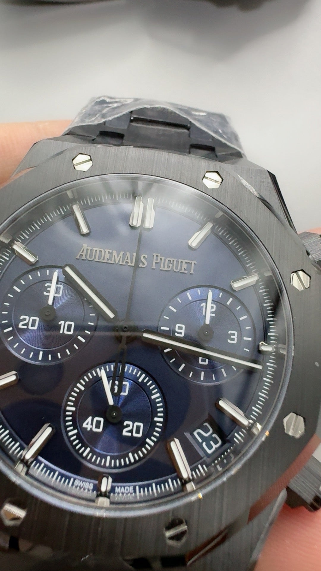 Audemars Piguet Royal Oak Offshore 26240CE | 43MM | ตัวเรือนเซรามิก | รุ่นใหม่ล่าสุด | จับเวลา Chronograph | กลไกอัตโนมัติ Cal.4401