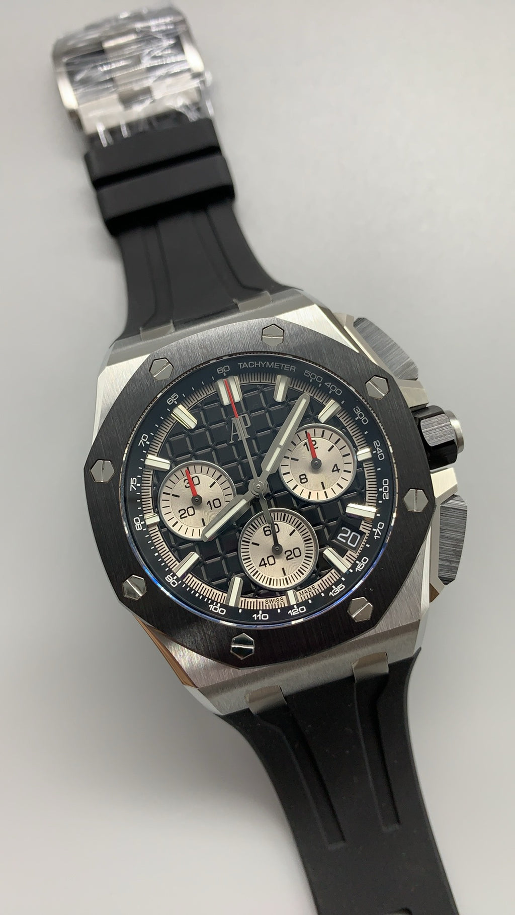 Audemars Piguet Royal Oak 26240CE | 41MM | ตัวเรือนเซรามิกสีดำ | หน้าปัดสีดำ | สายยาง | จับเวลา Chronograph | กลไกอัตโนมัติ Cal.4401