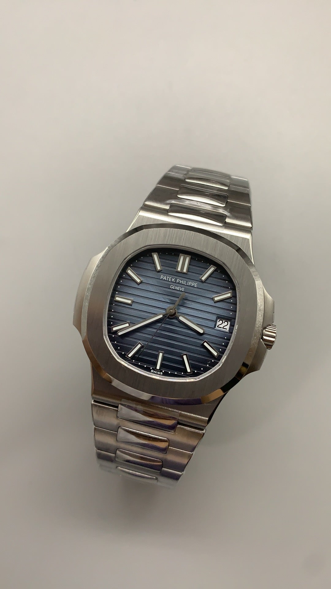 Patek Philippe Nautilus 5711 | 40MM | หน้าปัดสีน้ำเงินลายริ้ว | กลไกอัตโนมัติ Cal.324 S C