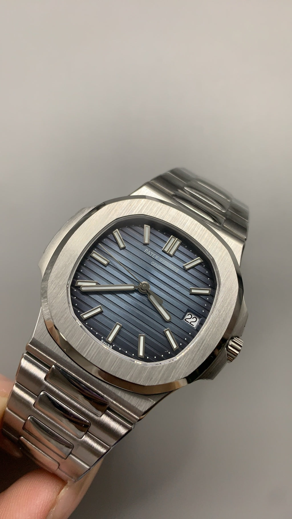 Patek Philippe Nautilus 5711 | 40MM | หน้าปัดสีน้ำเงินลายริ้ว | กลไกอัตโนมัติ Cal.324 S C