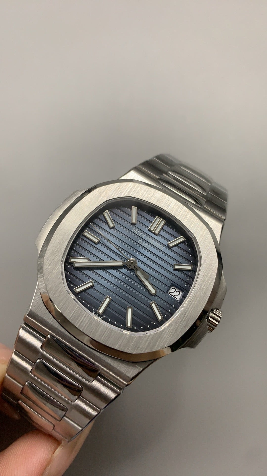 Patek Philippe Nautilus 5711 | 40MM | หน้าปัดสีน้ำเงินลายริ้ว | กลไกอัตโนมัติ Cal.324 S C