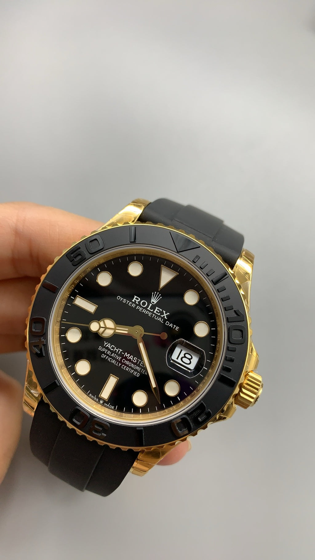 Rolex Yacht-Master 42MM | หน้าปัดสีดำ สปอร์ตหรู | ตัวเรือนสแตนเลสเคลือบสีทอง PVD