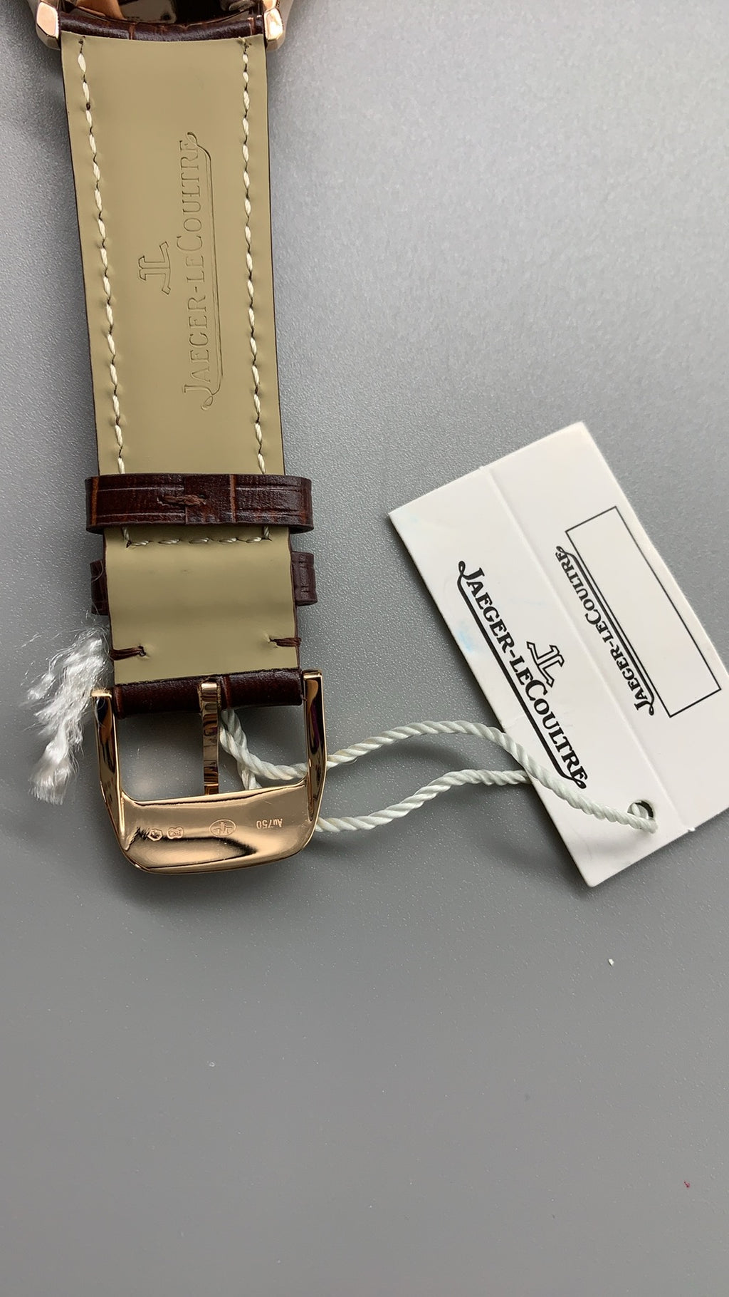 Jaeger-LeCoultre Master Ultra Thin Moon | 39MM | ตัวเรือนสแตนเลสสตีลเคลือบสีโรสโกลด์ | ฟังก์ชันข้างขึ้นข้างแรม + วันที่ | หน้าปัดสีน้ำตาล | สายหนังจระเข้สีน้ำตาล | กลไกอัตโนมัติ Cal.925/1