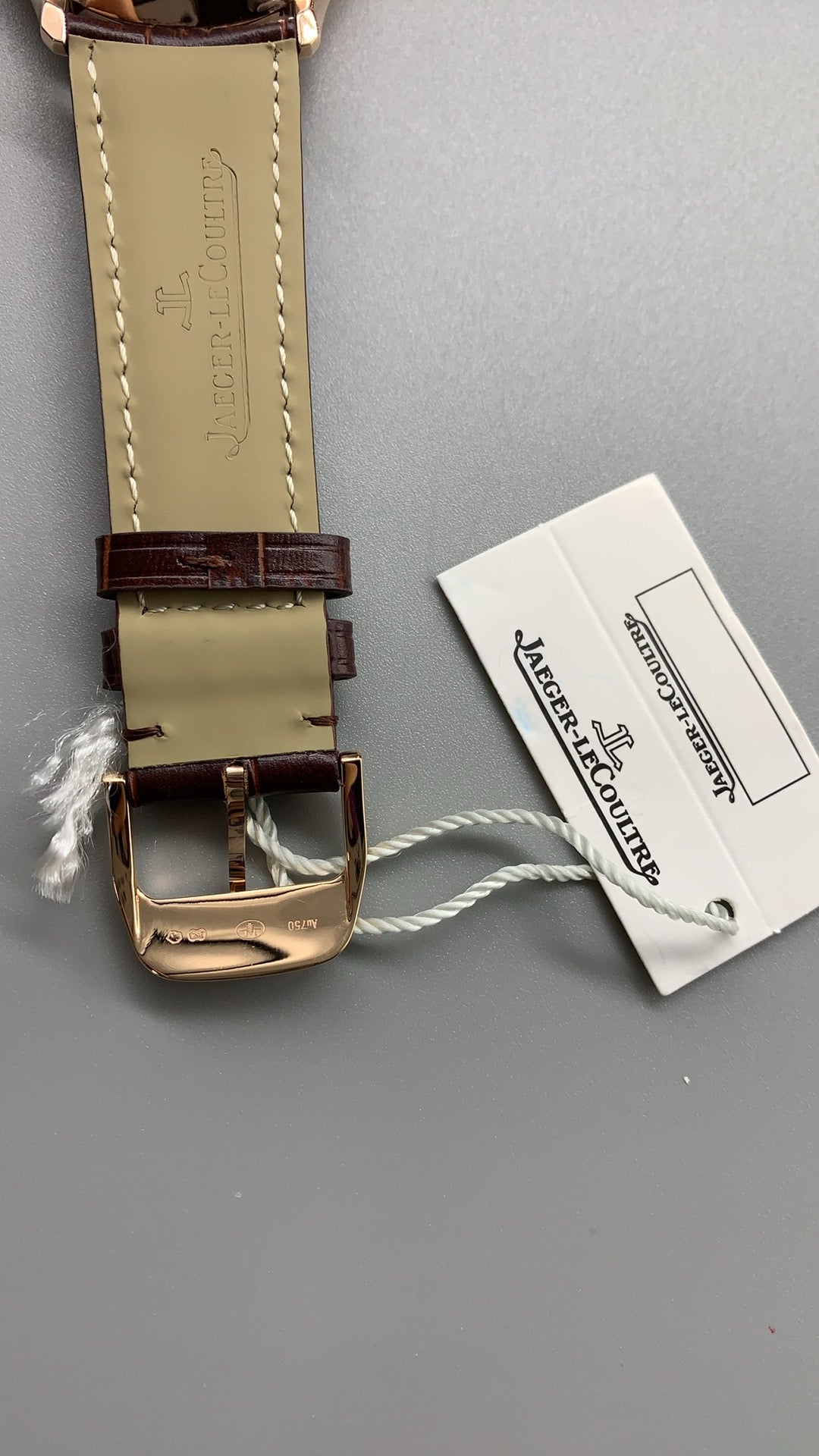 Jaeger-LeCoultre Master Ultra Thin Moon | 39MM | ตัวเรือนสแตนเลสสตีลเคลือบสีโรสโกลด์ | ฟังก์ชันข้างขึ้นข้างแรม + วันที่ | หน้าปัดสีน้ำตาล | สายหนังจระเข้สีน้ำตาล | กลไกอัตโนมัติ Cal.925/1