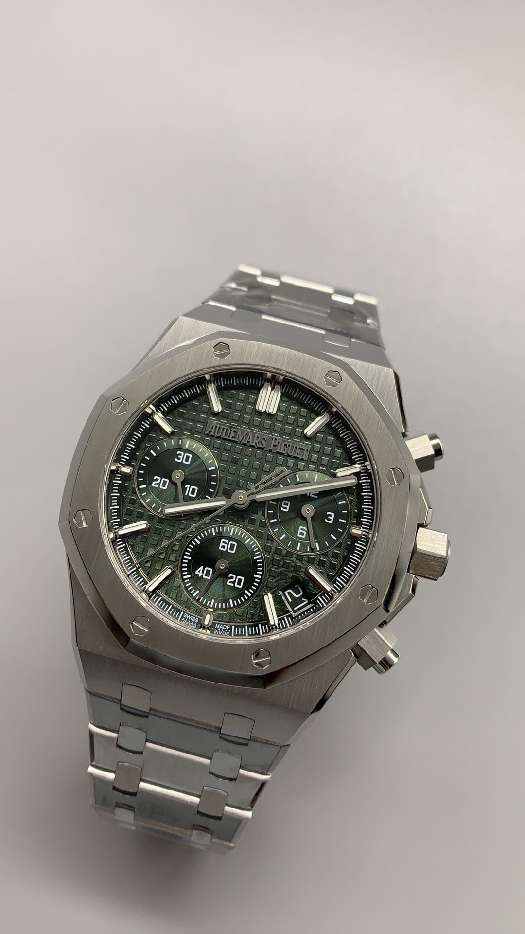 Audemars Piguet Royal Oak 26240ST | 41MM | ตัวเรือนสแตนเลสสตีล | หน้าปัดสีเขียว | จับเวลา Chronograph | กลไกอัตโนมัติ Cal.4401