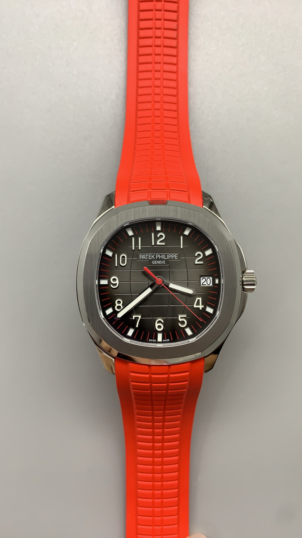 Patek Philippe Aquanaut 5167A | 40MM | รุ่นพิเศษ Singapore Limited | หน้าปัดสีดำลายตาราง | สายยางสีแดง-ดำ | กลไกอัตโนมัติ Cal.324 S C