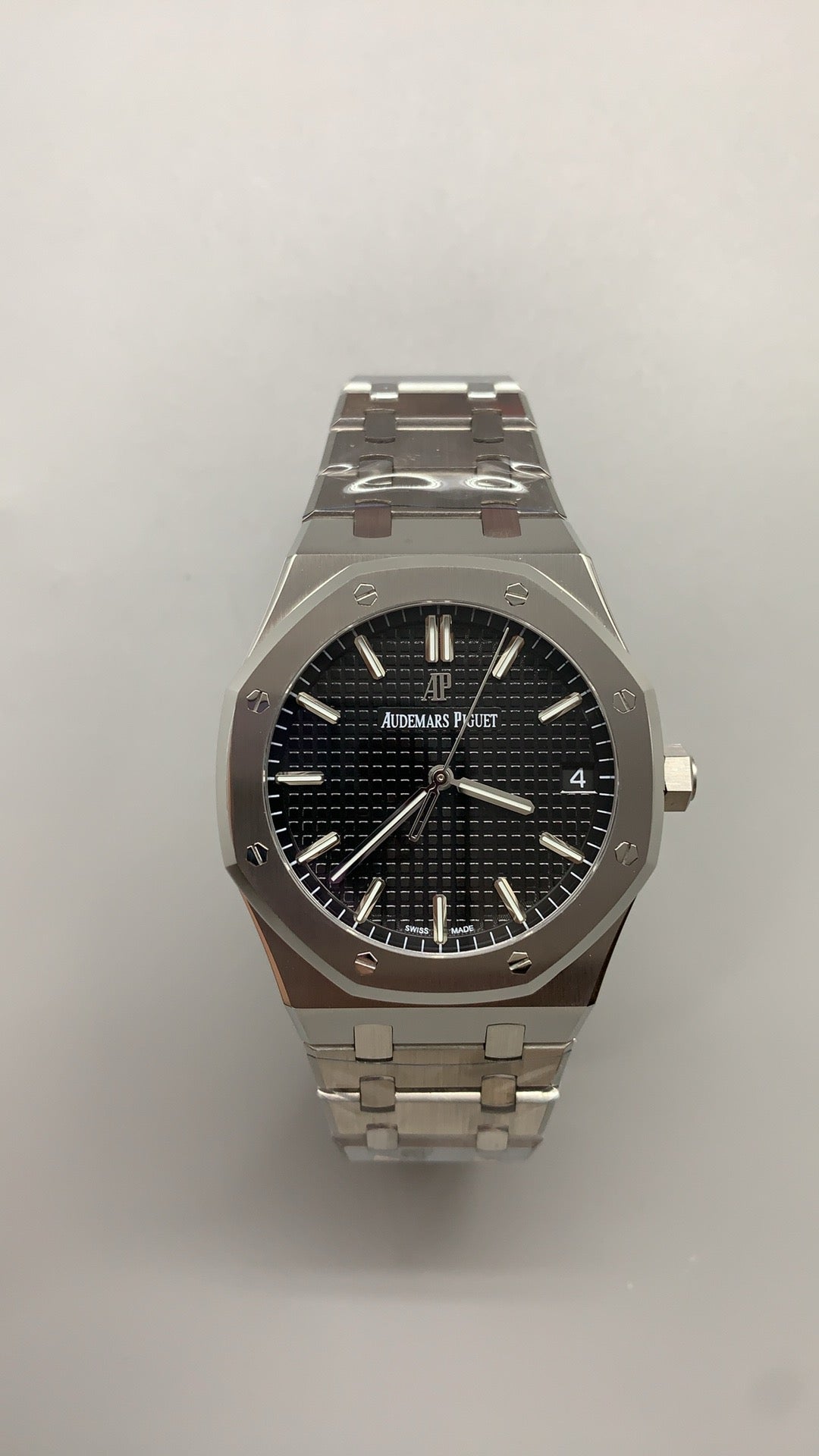 Audemars Piguet Royal Oak 15500ST | 41MM | ตัวเรือนสแตนเลสสตีล | หน้าปัดสีดำ | กลไกอัตโนมัติ Cal.4302