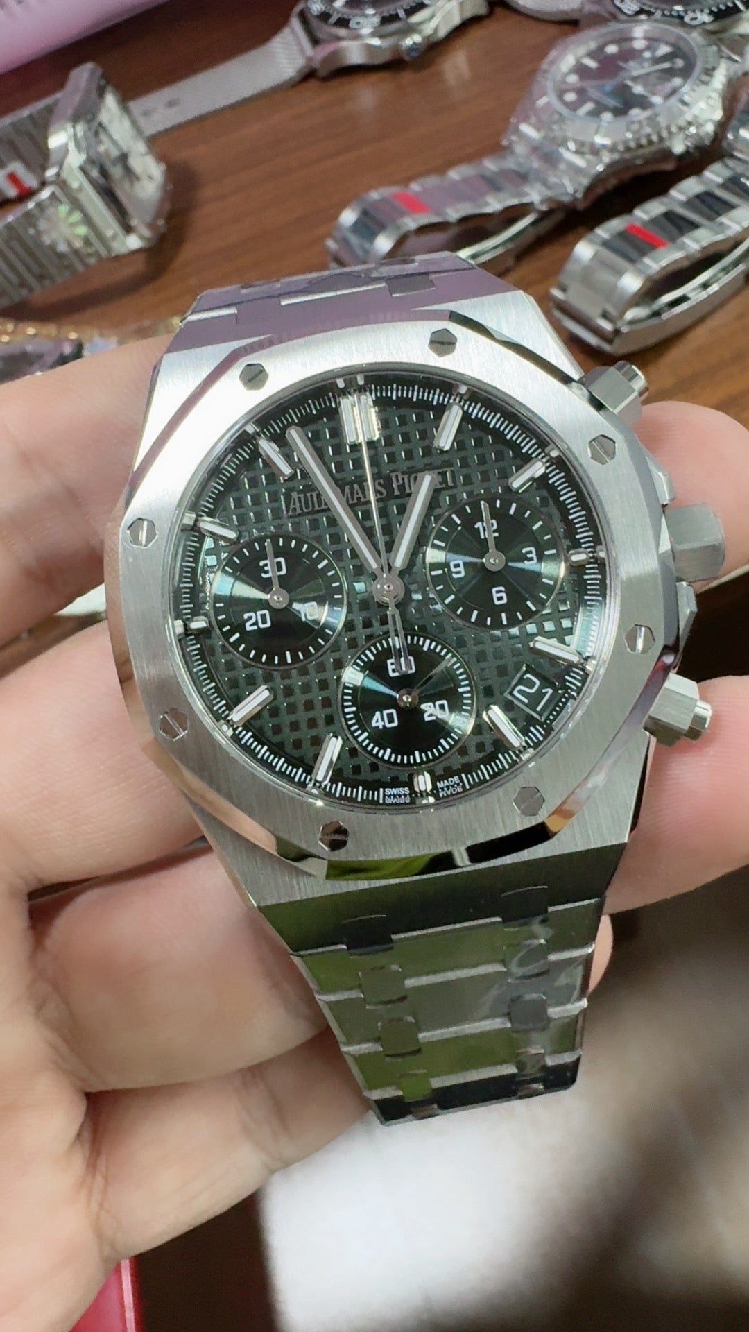 Audemars Piguet Royal Oak 26240ST | 41MM | ตัวเรือนสแตนเลสสตีล | หน้าปัดสีเขียว | จับเวลา Chronograph | กลไกอัตโนมัติ Cal.4401