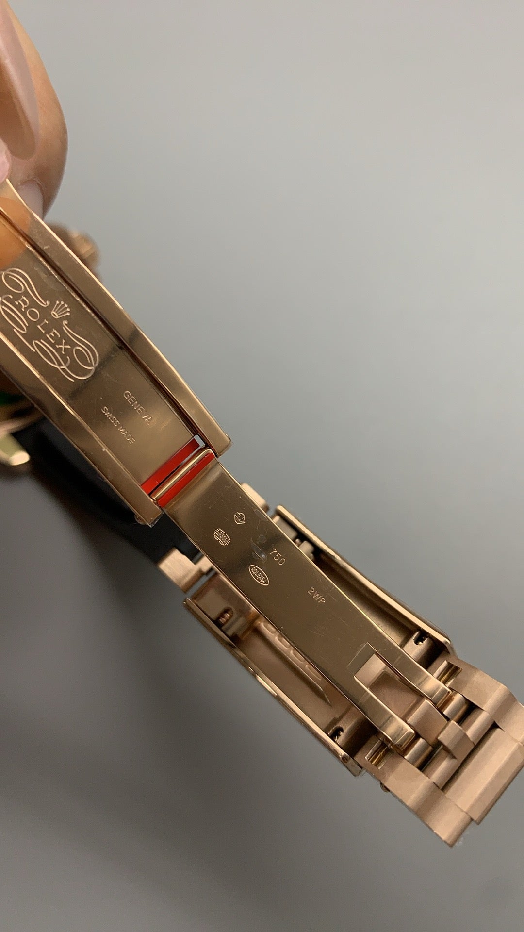 Rolex Yacht-Master 40MM | หน้าปัดสีดำ | ตัวเรือนสแตนเลสเคลือบสีโรสโกลด์ PVD