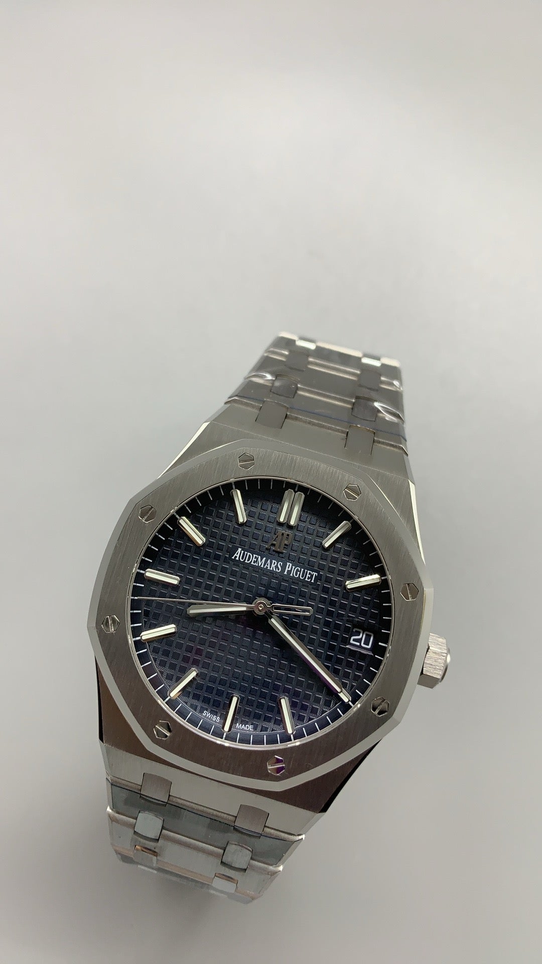 Audemars Piguet Royal Oak 15500ST | 41MM | ตัวเรือนสแตนเลสสตีล | หน้าปัดสีน้ำเงิน | กลไกอัตโนมัติ Cal.4302