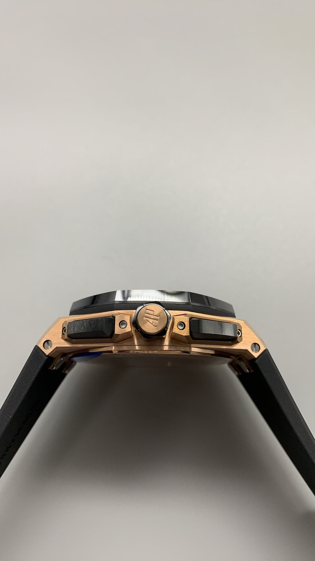 Audemars Piguet Royal Oak Offshore 26420ST | 43MM | ตัวเรือนสแตนเลสสตีล | หน้าปัดสีน้ำเงิน | จับเวลา Chronograph | กลไกอัตโนมัติ Cal.4401