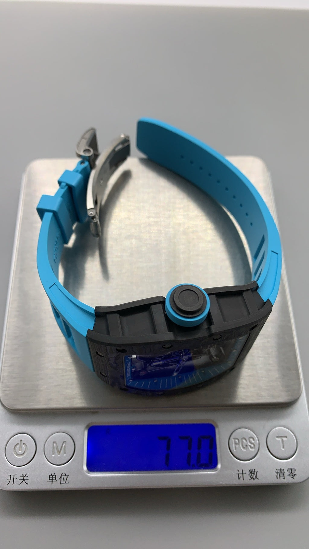 Richard Mille RM055 | 42MM | ตัวเรือนคาร์บอนไฟเบอร์ NTPT + โครงไทเทเนียม | หน้าปัดสเกเลตัน | กลไกไขลานมือ RMUL2