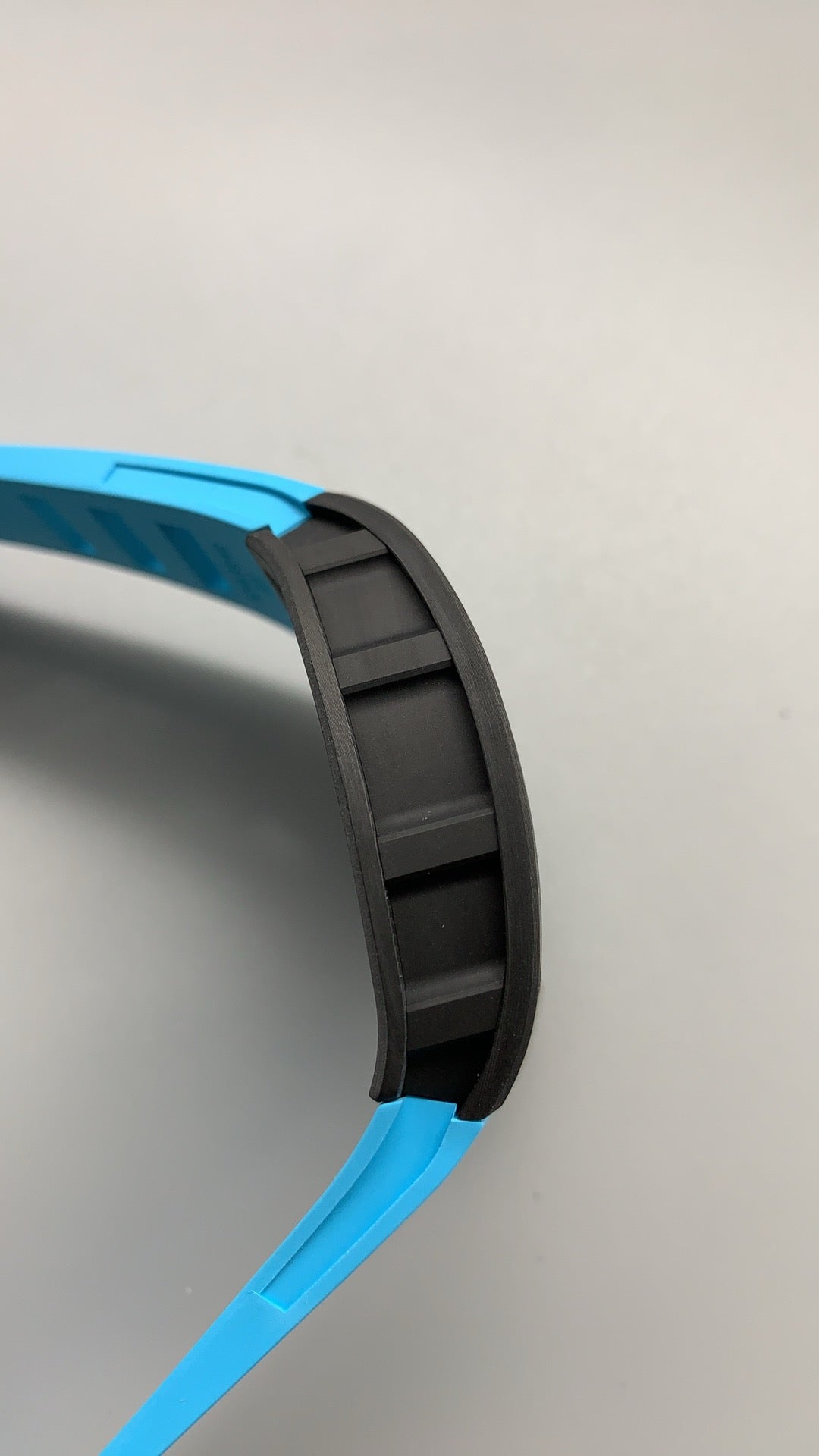 Richard Mille RM055 | 42MM | ตัวเรือนคาร์บอนไฟเบอร์ NTPT + โครงไทเทเนียม | หน้าปัดสเกเลตัน | กลไกไขลานมือ RMUL2