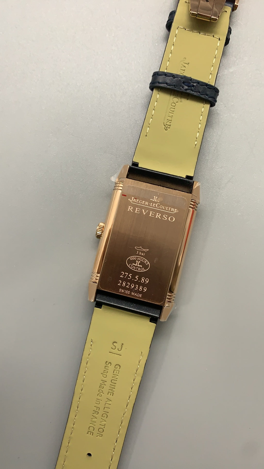 Jaeger-LeCoultre Reverso Classic Small Seconds | 45.6×27.4MM | ตัวเรือนสแตนเลสสตีล | กลไกไขลาน | หน้าปัดสีน้ำเงิน | สายหนังจระเข้สีน้ำเงิน | ฟังก์ชันวินาทีขนาดเล็ก