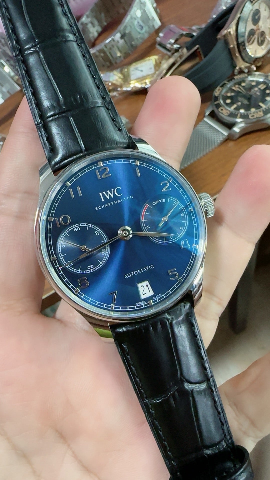 IWC Portugieser Automatic 7 Days | 42.3MM | ตัวเรือนสแตนเลสสตีล | พลังงานสำรอง 7 วัน | หน้าปัดสีน้ำเงิน | สายหนังจระเข้สีดำ | กลไกอัตโนมัติ Cal.52010