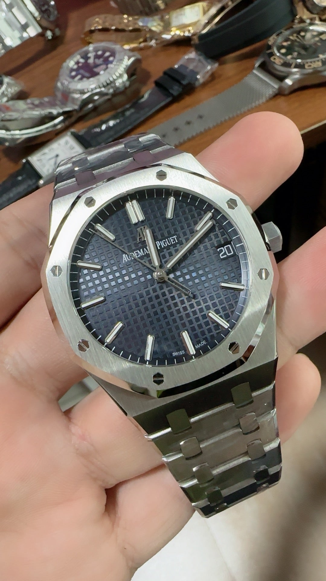 Audemars Piguet Royal Oak 15500ST | 41MM | ตัวเรือนสแตนเลสสตีล | หน้าปัดสีน้ำเงิน | กลไกอัตโนมัติ Cal.4302