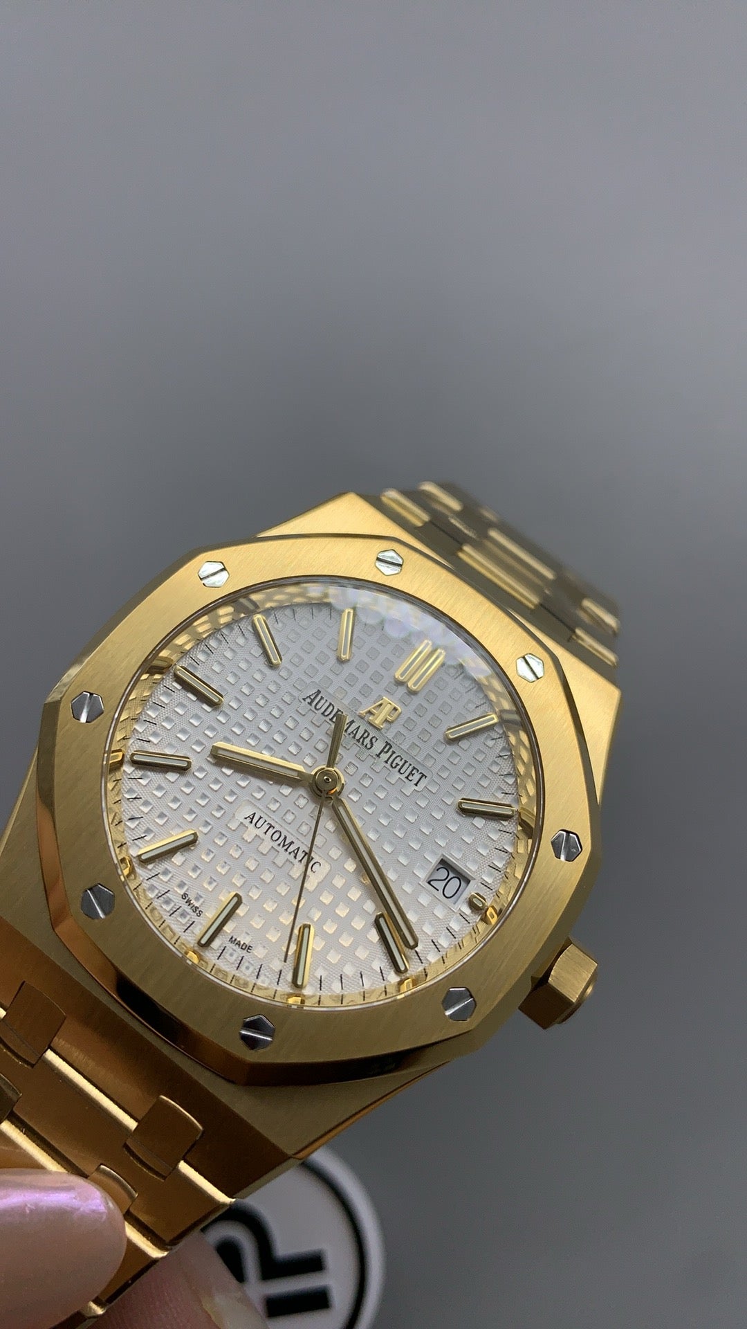 Audemars Piguet Royal Oak 15450 | 37MM | ตัวเรือนสแตนเลสสตีลเคลือบสีทองแบบ PVD | หน้าปัดสีขาว | กลไกอัตโนมัติ Cal.3120