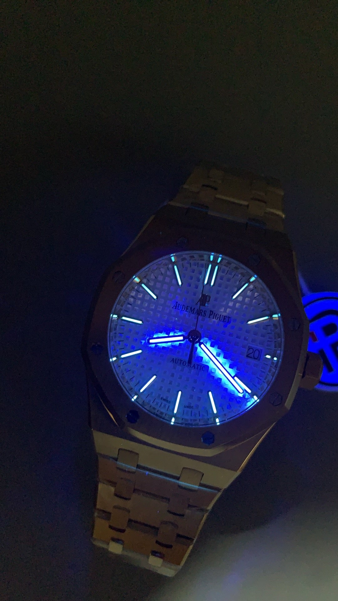 Audemars Piguet Royal Oak 15450 | 37MM | ตัวเรือนสแตนเลสสตีลเคลือบสีทองแบบ PVD | หน้าปัดสีขาว | กลไกอัตโนมัติ Cal.3120