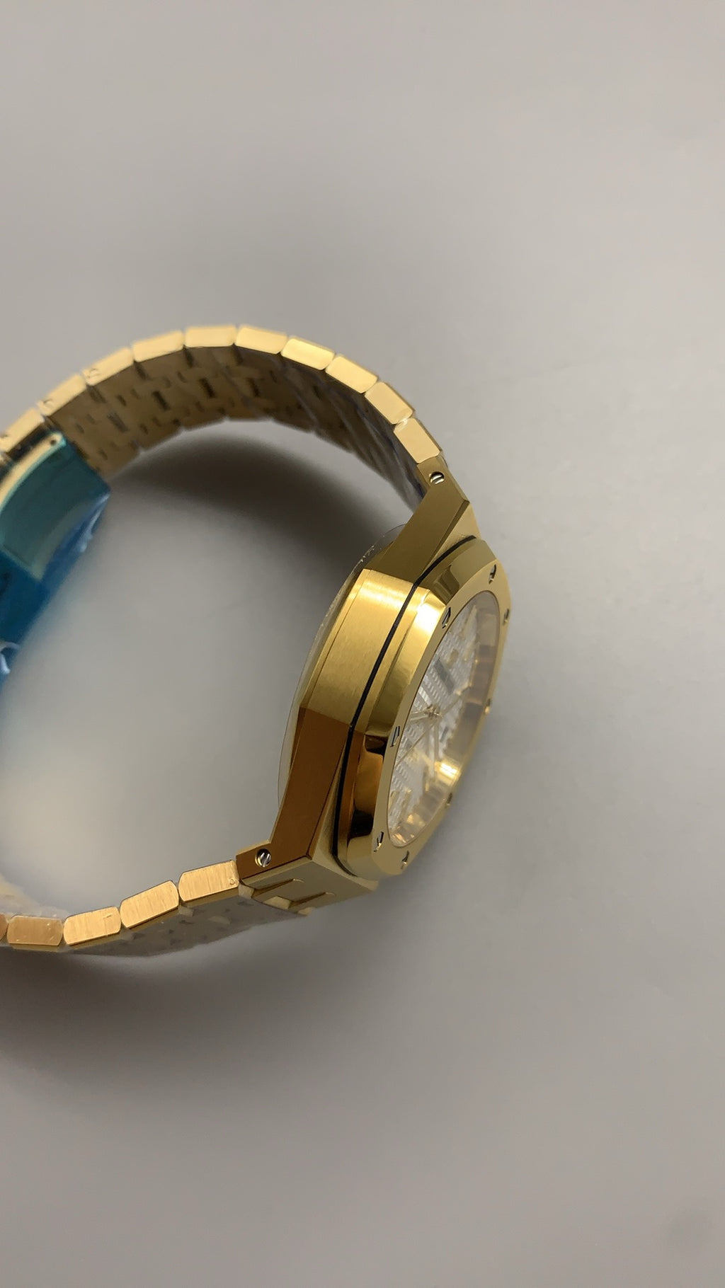 Audemars Piguet Royal Oak 15450 | 37MM | ตัวเรือนสแตนเลสสตีลเคลือบสีทองแบบ PVD | หน้าปัดสีขาว | กลไกอัตโนมัติ Cal.3120