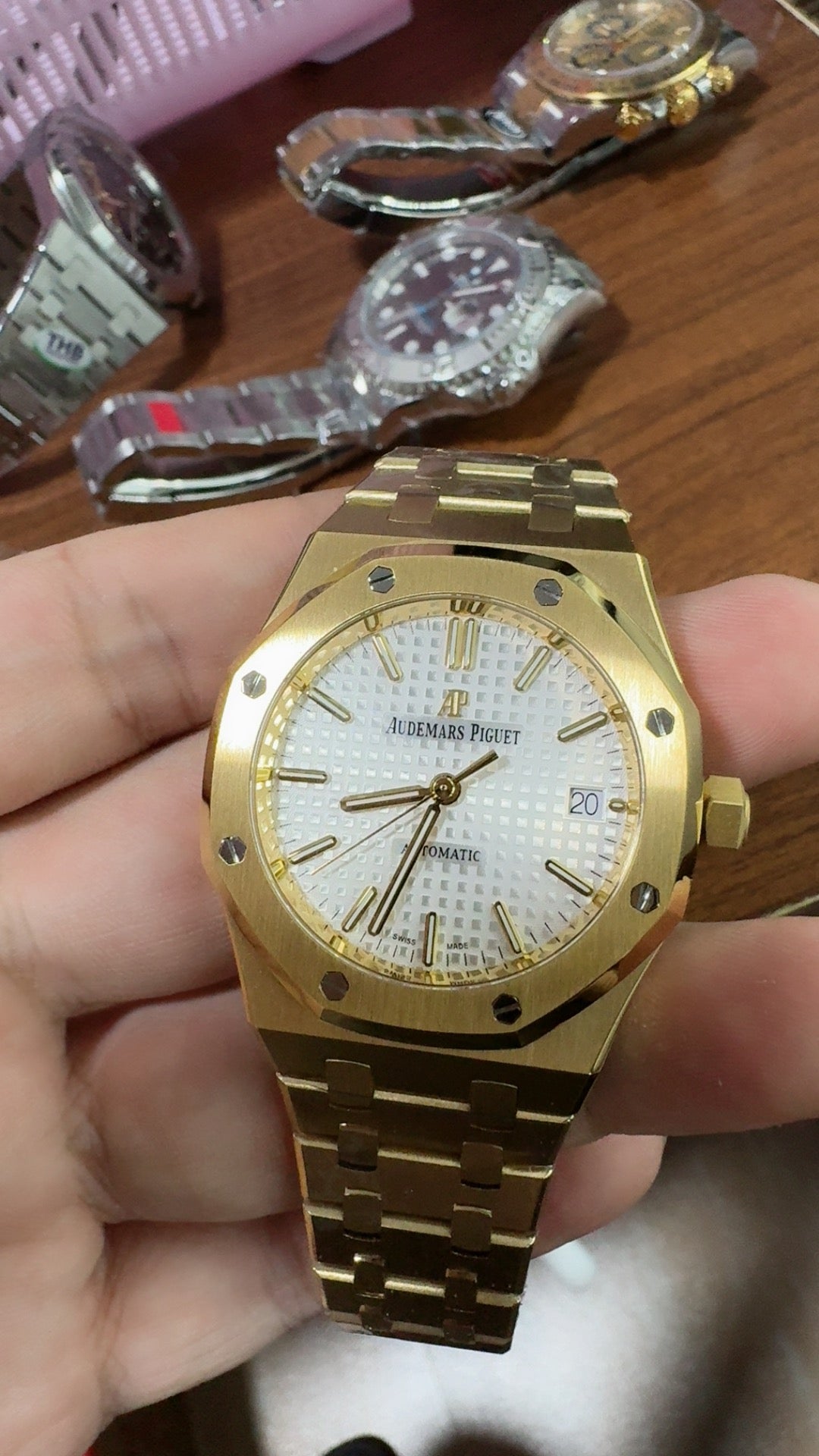 Audemars Piguet Royal Oak 15450 | 37MM | ตัวเรือนสแตนเลสสตีลเคลือบสีทองแบบ PVD | หน้าปัดสีขาว | กลไกอัตโนมัติ Cal.3120