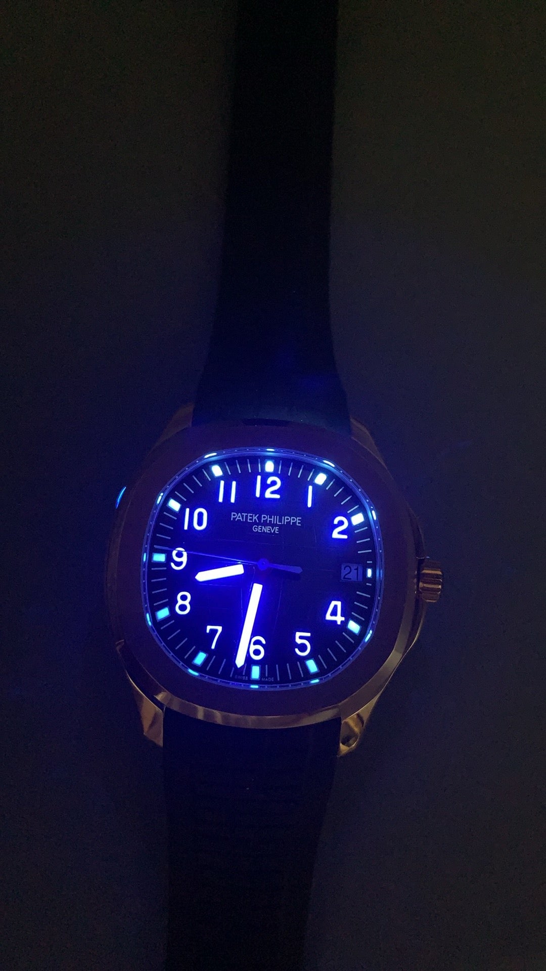 Patek Philippe Aquanaut 5167 | 40MM | ตัวเรือนสแตนเลสเคลือบสีโรสโกลด์ PVD | หน้าปัดสีน้ำตาล | สายยาง | กลไกอัตโนมัติ Cal.324 S C