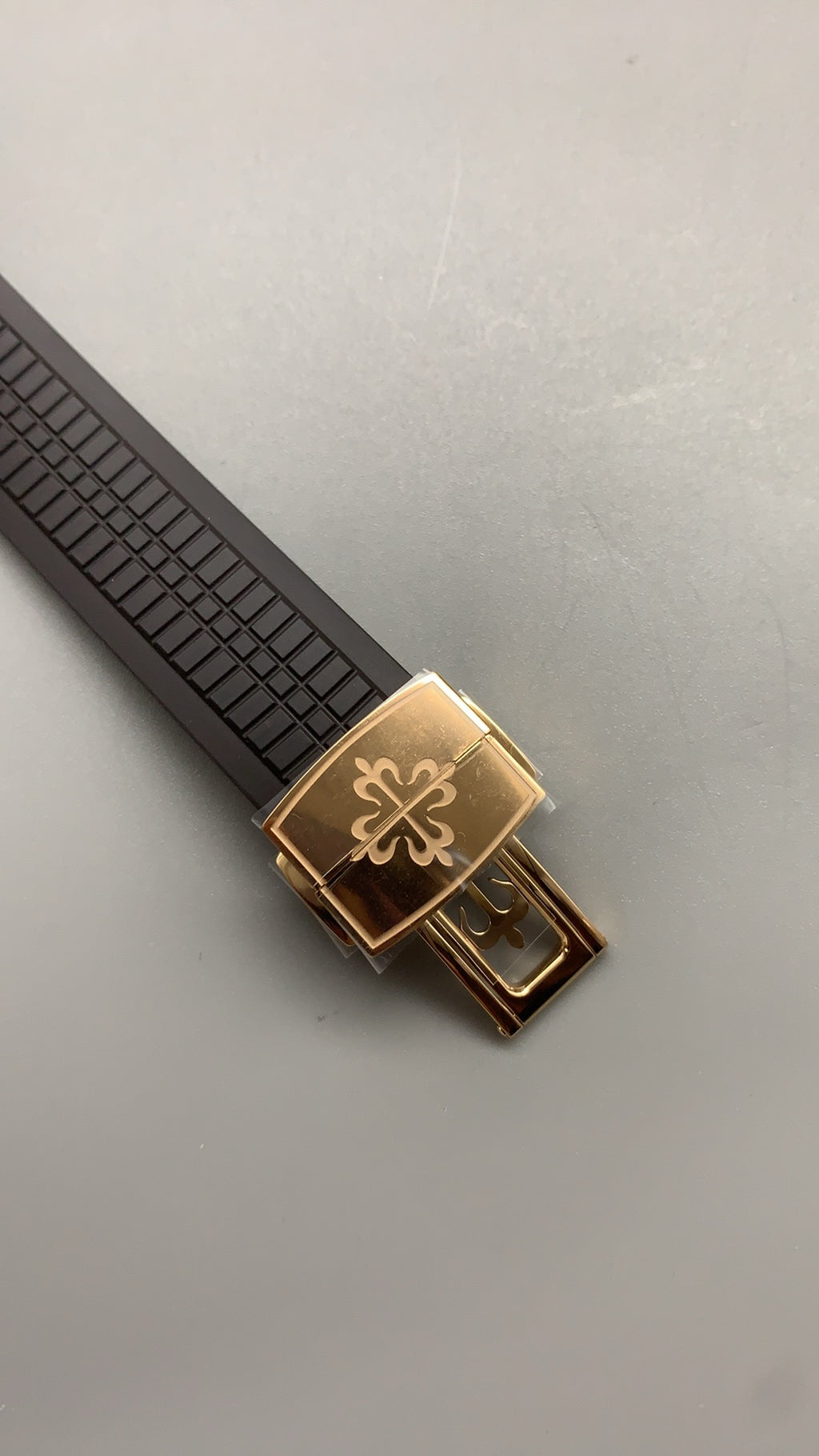 Patek Philippe Aquanaut 5167 | 40MM | ตัวเรือนสแตนเลสเคลือบสีโรสโกลด์ PVD | หน้าปัดสีน้ำตาล | สายยาง | กลไกอัตโนมัติ Cal.324 S C