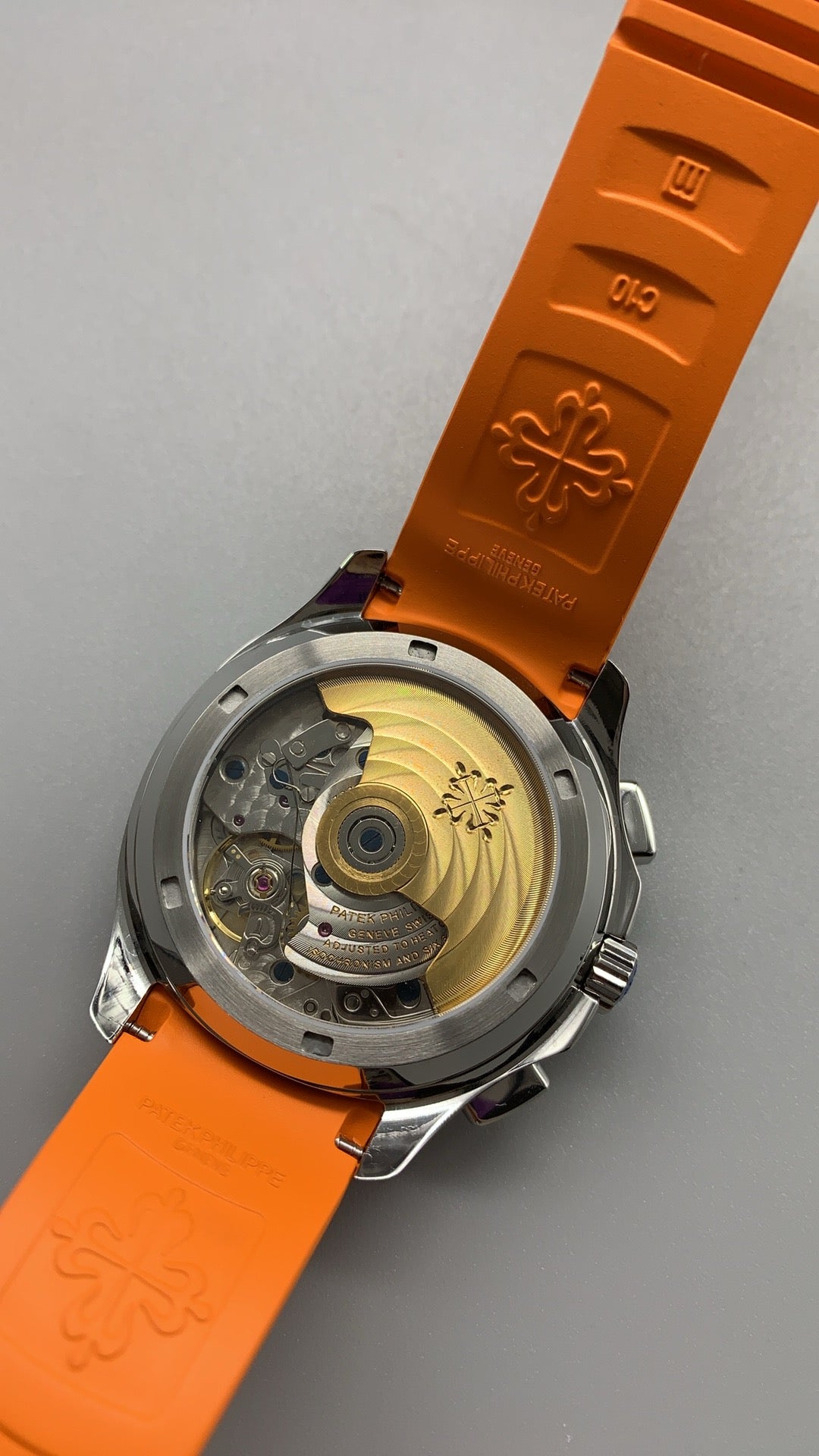 Patek Philippe Aquanaut 5968A | 42.2MM | หน้าปัดสีดำแต้มส้ม | สายยางสีส้ม | โครโนกราฟจับเวลา | กลไกอัตโนมัติ Cal.CH 28-520 C