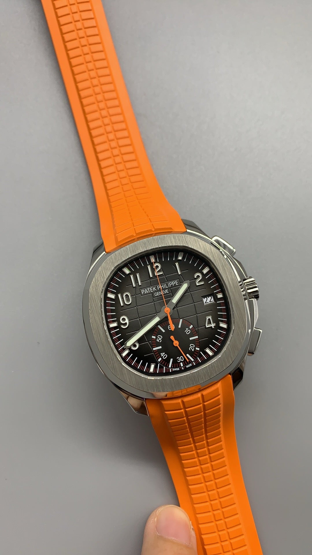 Patek Philippe Aquanaut 5968A | 42.2MM | หน้าปัดสีดำแต้มส้ม | สายยางสีส้ม | โครโนกราฟจับเวลา | กลไกอัตโนมัติ Cal.CH 28-520 C