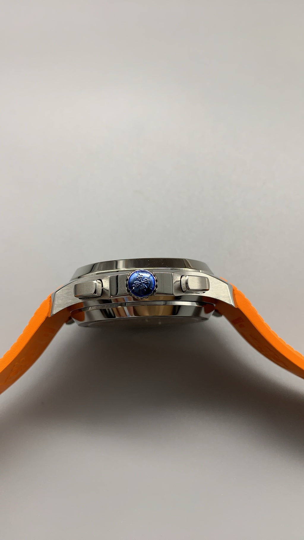 Patek Philippe Aquanaut 5968A | 42.2MM | หน้าปัดสีดำแต้มส้ม | สายยางสีส้ม | โครโนกราฟจับเวลา | กลไกอัตโนมัติ Cal.CH 28-520 C