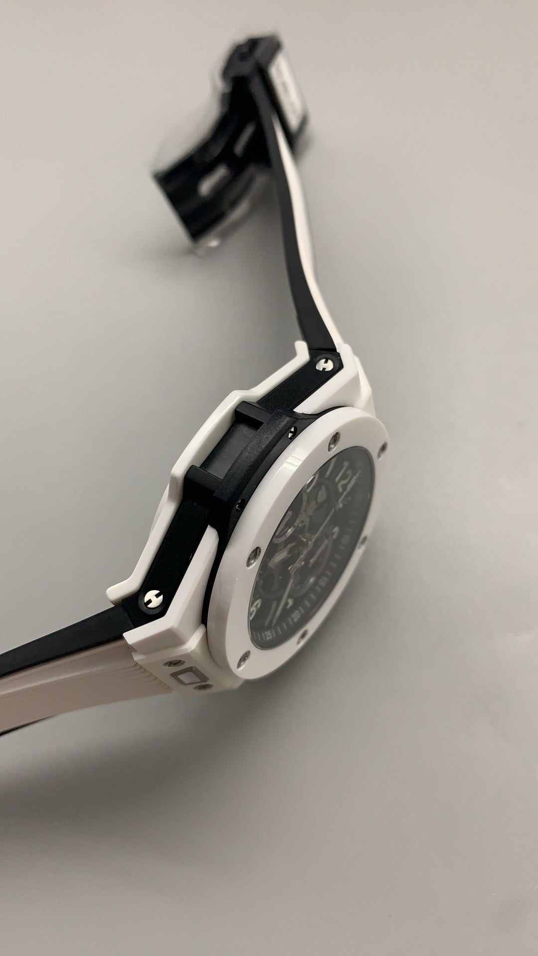 Hublot Big Bang Chronograph | 44MM | ตัวเรือนเซรามิกสีขาว | หน้าปัดสเกเลตัน | จับเวลา Chronograph | กลไกอัตโนมัติ HUB4100