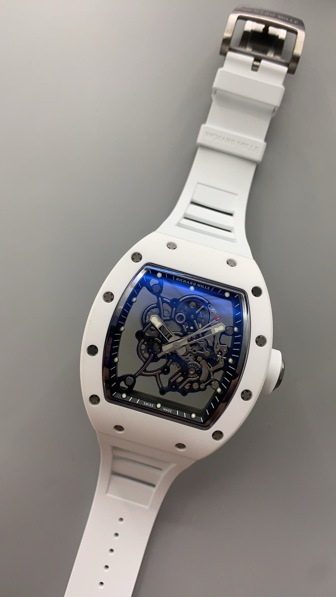 Richard Mille RM055 | 42MM | ตัวเรือนเซรามิกสีขาว + โครงไทเทเนียม | หน้าปัดสเกเลตัน | กลไกไขลานมือ RMUL2