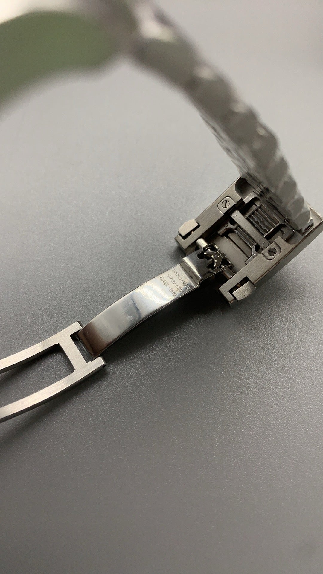 IWC Pilot's Watch Mark XVIII | 40MM | ตัวเรือนสแตนเลสสตีล | ฟังก์ชันวันที่ | หน้าปัดสีดำ | สายหนังวัวสีดำ | กลไกอัตโนมัติ Cal.35111