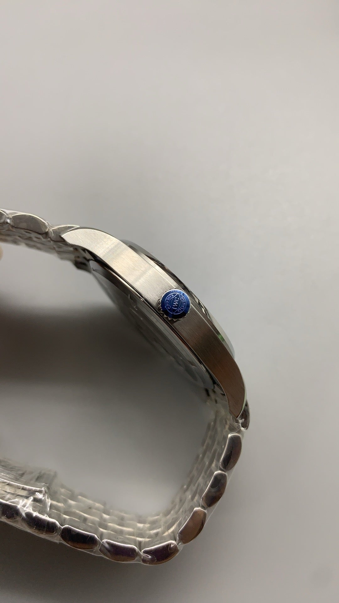 IWC Pilot's Watch Mark XVIII | 40MM | ตัวเรือนสแตนเลสสตีล | ฟังก์ชันวันที่ | หน้าปัดสีดำ | สายหนังวัวสีดำ | กลไกอัตโนมัติ Cal.35111