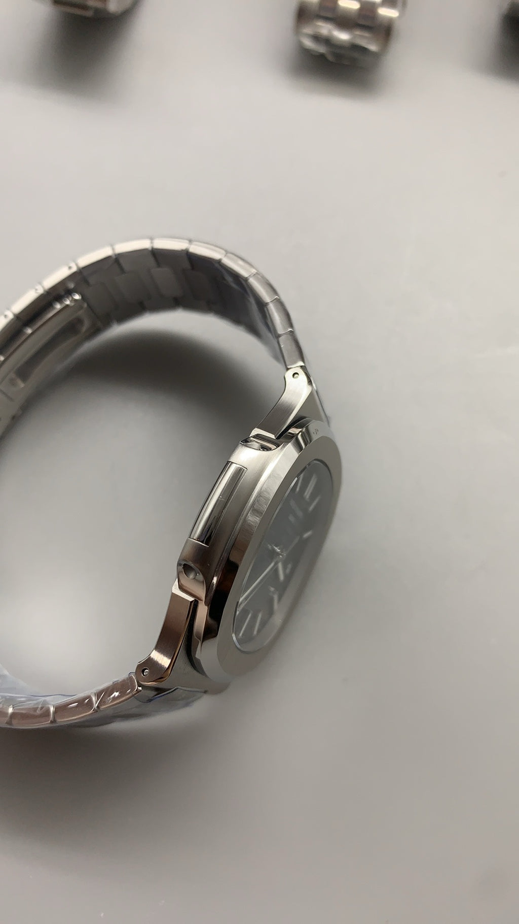 Patek Philippe Nautilus 5711 | 40MM | หน้าปัดสีน้ำเงินลายริ้ว | กลไกอัตโนมัติ Cal.324 S C