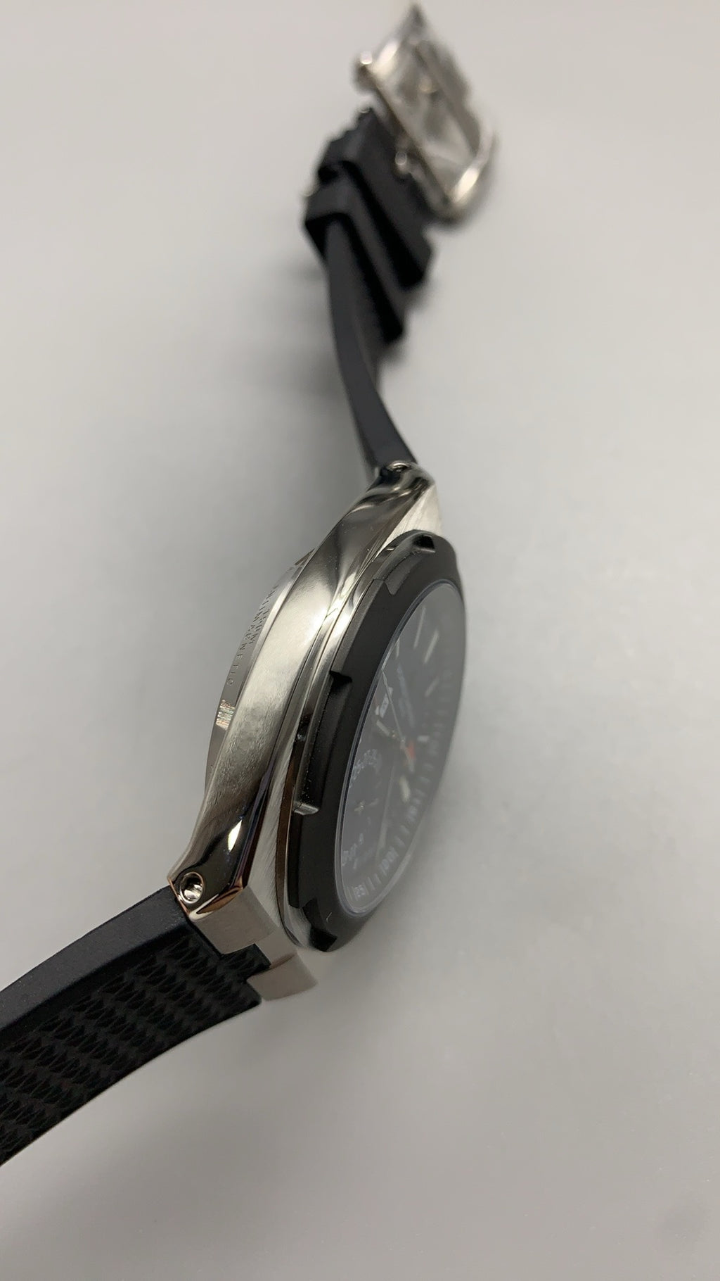 Vacheron Constantin Overseas Dual Time 7900V | 41MM | ตัวเรือนสแตนเลสสตีล | ฟังก์ชันเวลา 2 เขต | หน้าปัดสีน้ำเงิน | กลไกอัตโนมัติ Cal.5110 DT