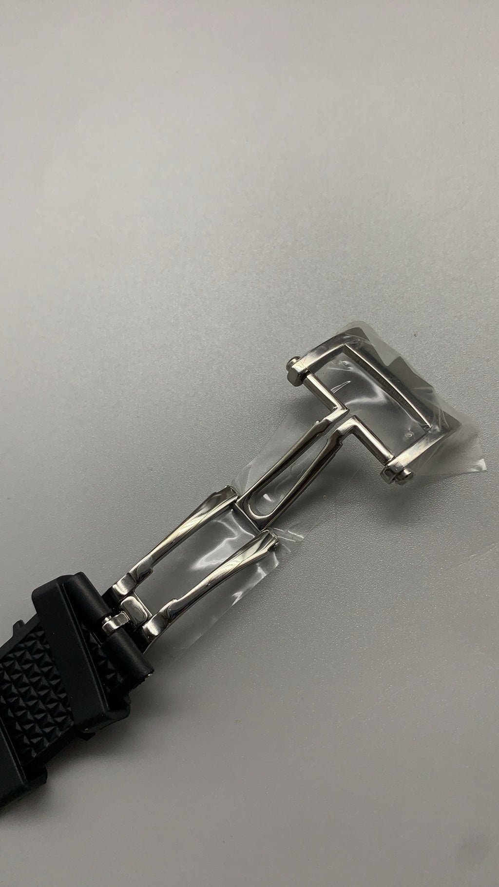 Vacheron Constantin Overseas Dual Time 7900V | 41MM | ตัวเรือนสแตนเลสสตีล | ฟังก์ชันเวลา 2 เขต | หน้าปัดสีน้ำเงิน | กลไกอัตโนมัติ Cal.5110 DT