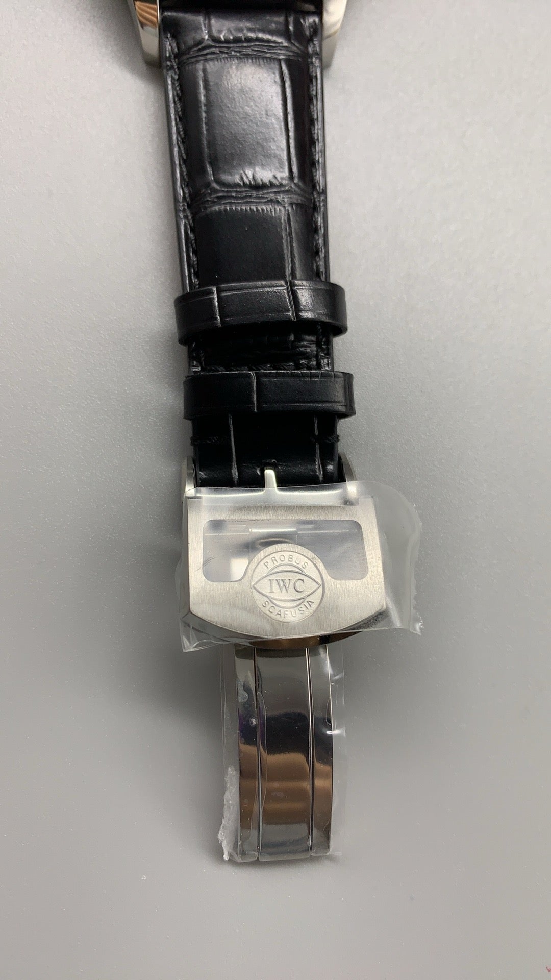 IWC Portugieser Perpetual Calendar 42 | 42MM | ตัวเรือนสแตนเลสสตีล | ฟังก์ชันปฏิทินถาวร | หน้าปัดสีขาว | สายหนังจระเข้สีดำ | กลไกอัตโนมัติ Cal.82650