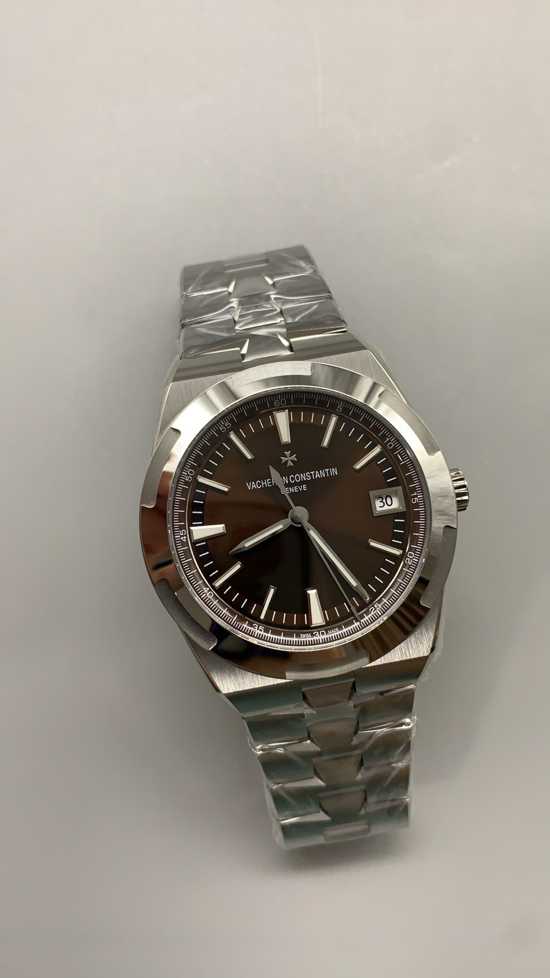 Vacheron Constantin Overseas 4500V | 41MM | ตัวเรือนสแตนเลสสตีล | หน้าปัดสีน้ำตาล | กลไกอัตโนมัติ Cal.5100