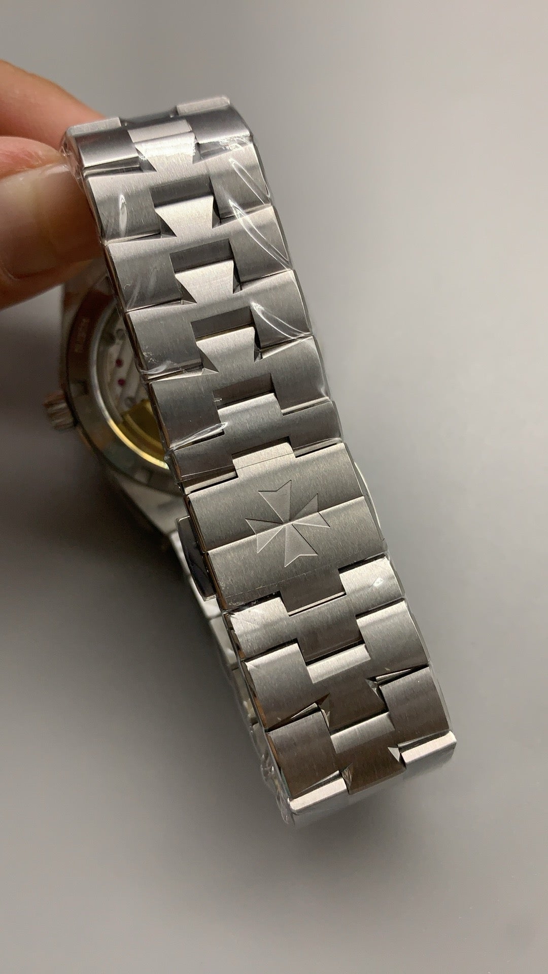 Vacheron Constantin Overseas 4500V | 41MM | ตัวเรือนสแตนเลสสตีล | หน้าปัดสีน้ำตาล | กลไกอัตโนมัติ Cal.5100