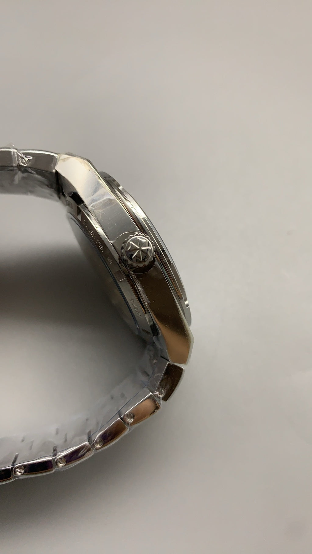 Vacheron Constantin Overseas 4500V | 41MM | ตัวเรือนสแตนเลสสตีล | หน้าปัดสีน้ำตาล | กลไกอัตโนมัติ Cal.5100